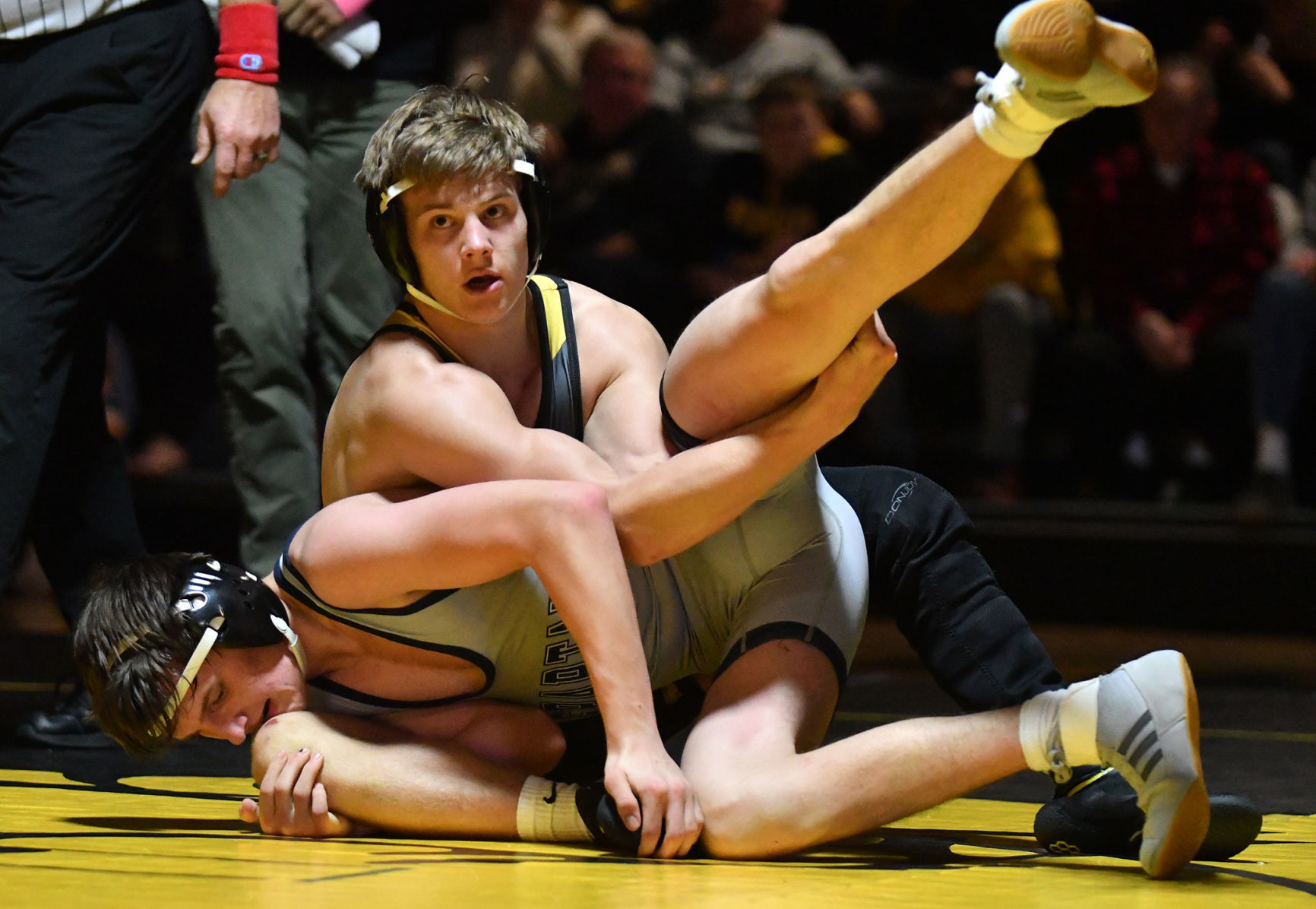 Pleasant Valley vs Bettendorf wrestling
